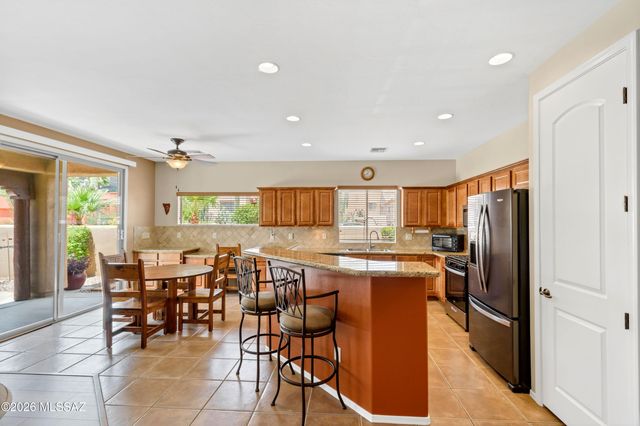 6041 W Ten Star Drive, Tucson, AZ 85713