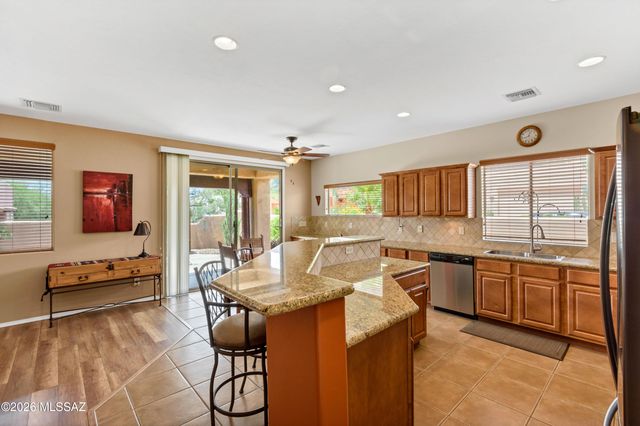 6041 W Ten Star Drive, Tucson, AZ 85713