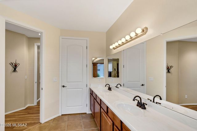 6041 W Ten Star Drive, Tucson, AZ 85713