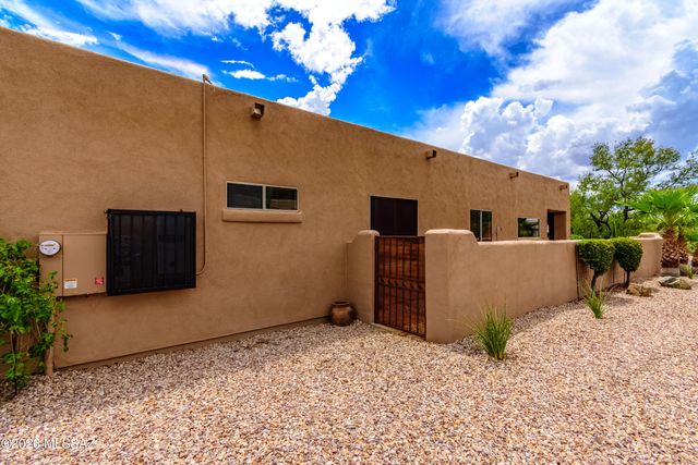 6041 W Ten Star Drive, Tucson, AZ 85713