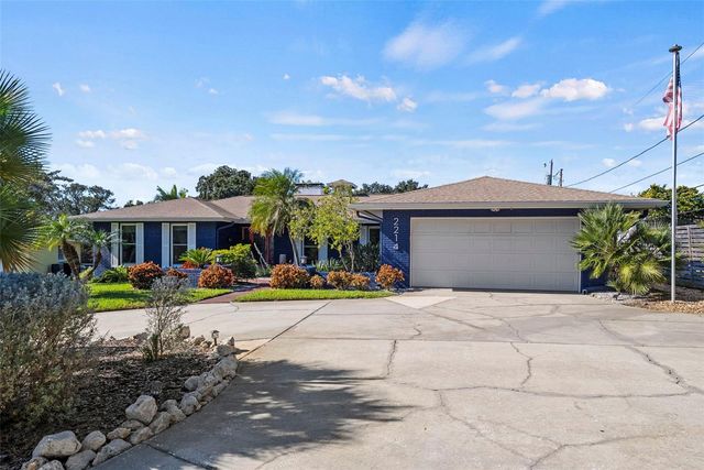 2214 DAVIES AVENUE, Dunedin, FL 34698