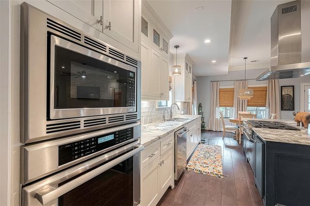 114 Baywood Street, Shoreacres, TX 77571