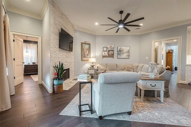 114 Baywood Street, Shoreacres, TX 77571