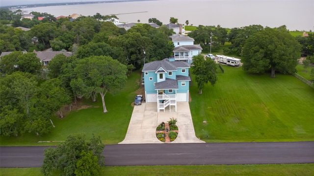 114 Baywood Street, Shoreacres, TX 77571
