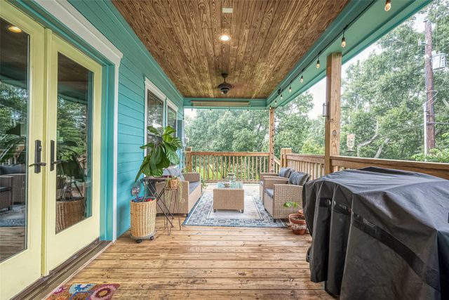 114 Baywood Street, Shoreacres, TX 77571