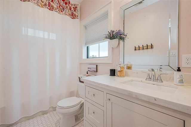 114 Baywood Street, Shoreacres, TX 77571