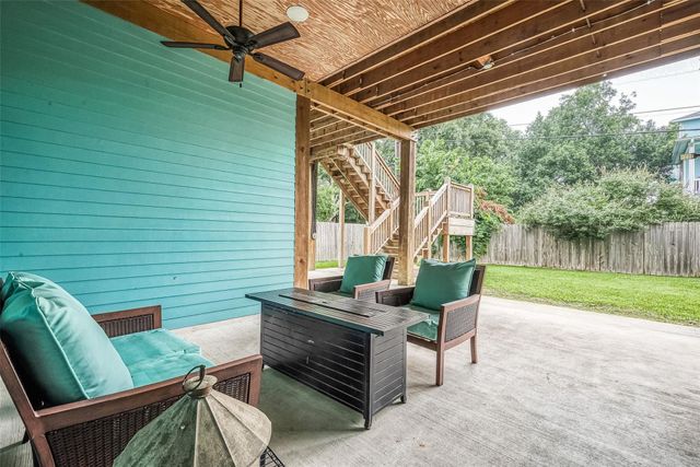114 Baywood Street, Shoreacres, TX 77571