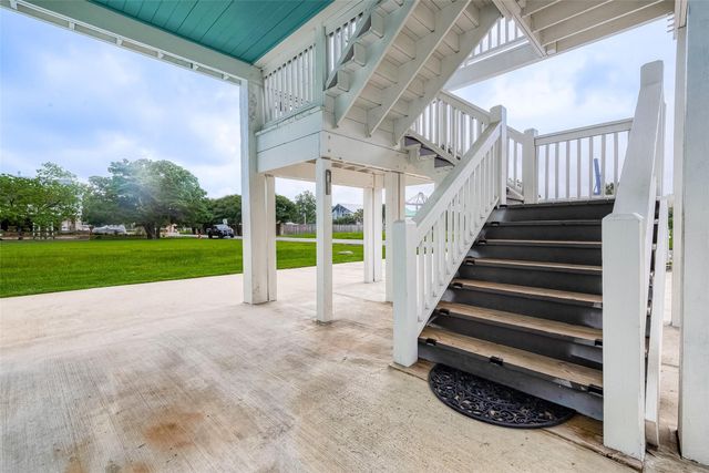 114 Baywood Street, Shoreacres, TX 77571