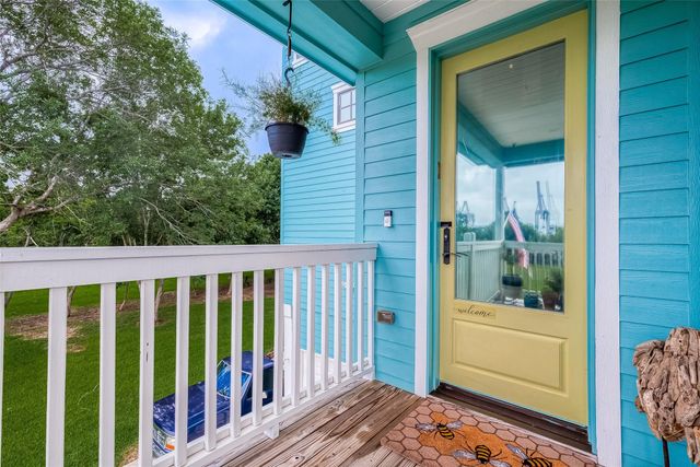 114 Baywood Street, Shoreacres, TX 77571