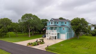 114 Baywood Street, Shoreacres, TX 77571