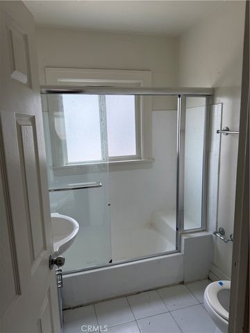 1017 W 73rd, Los Angeles, CA 90044