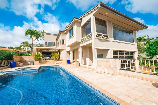 738 Kaulana Place, Honolulu, HI 96821
