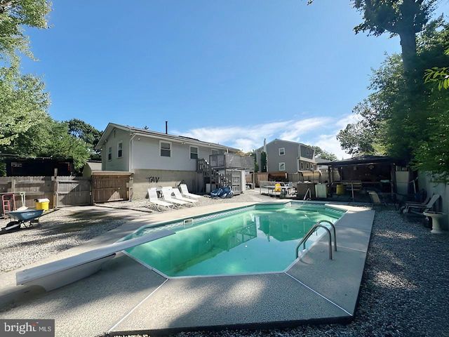 41 POLAND ST, Trenton, NJ 08638