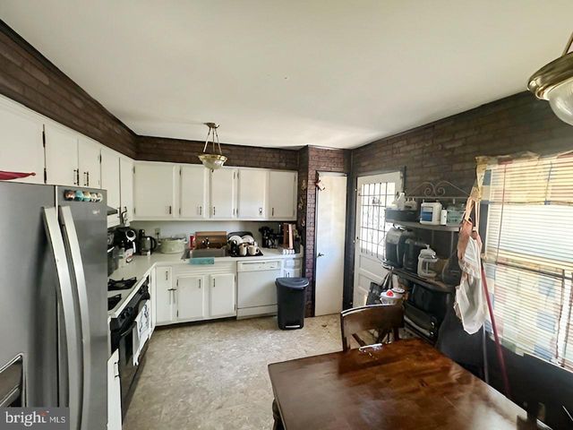 41 POLAND ST, Trenton, NJ 08638