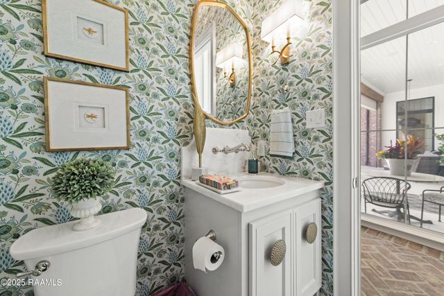 109 Stony Trek Drive, Youngsville, LA 70592