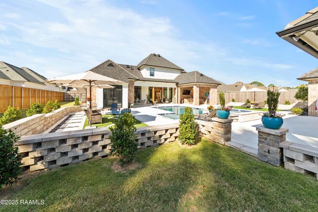 109 Stony Trek Drive, Youngsville, LA 70592