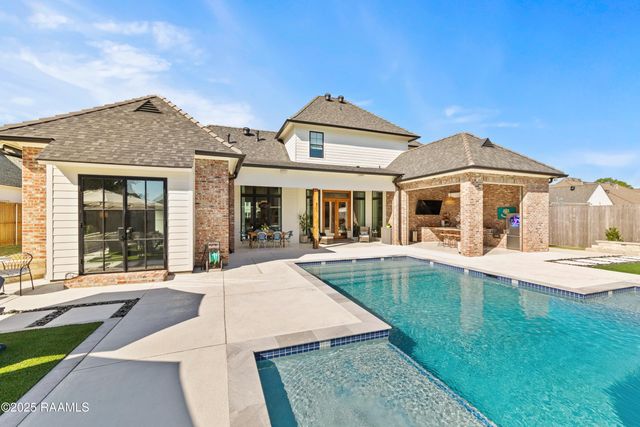 109 Stony Trek Drive, Youngsville, LA 70592