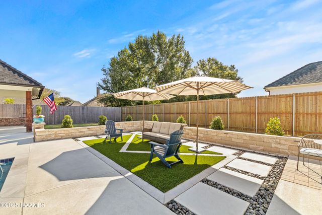 109 Stony Trek Drive, Youngsville, LA 70592