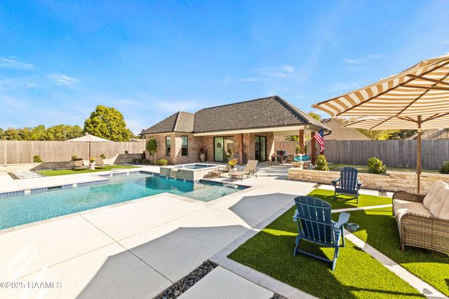 109 Stony Trek Drive, Youngsville, LA 70592