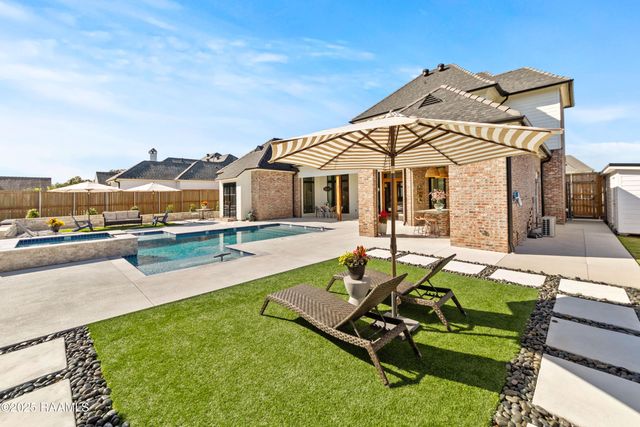 109 Stony Trek Drive, Youngsville, LA 70592