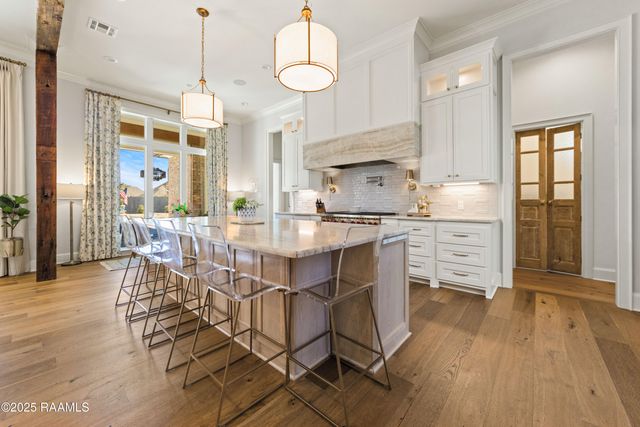 109 Stony Trek Drive, Youngsville, LA 70592