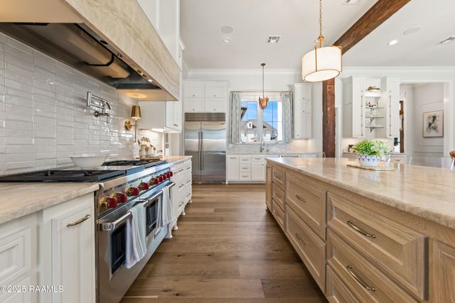 109 Stony Trek Drive, Youngsville, LA 70592