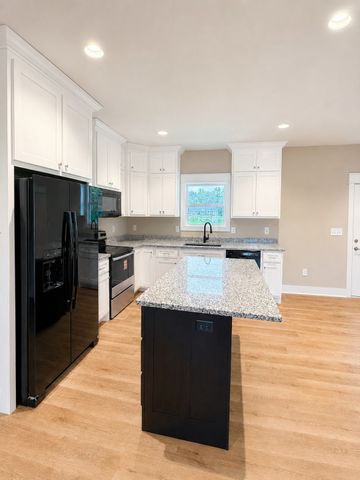71 Dukes Park Rd, Summertown, TN 38483