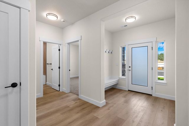 13306 N Starling Ln, Spokane, WA 99208