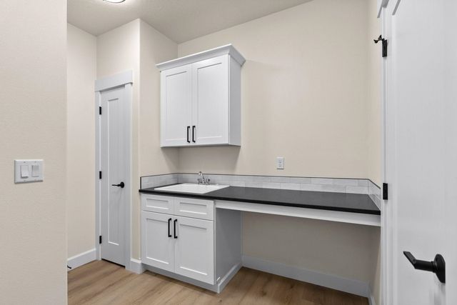 13306 N Starling Ln, Spokane, WA 99208