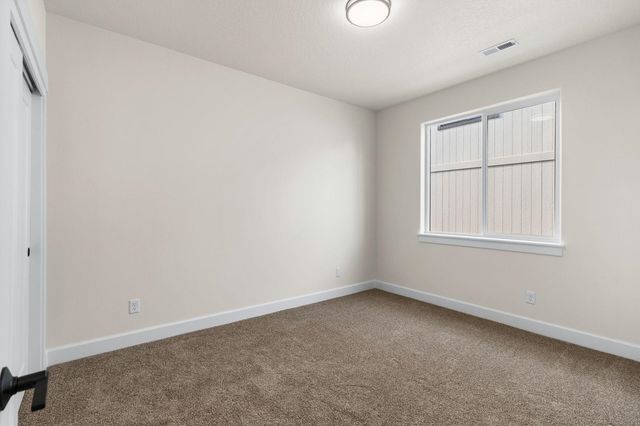 13306 N Starling Ln, Spokane, WA 99208