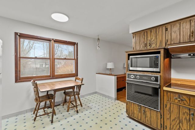 24353 S Valley Drive, Channahon, IL 60410