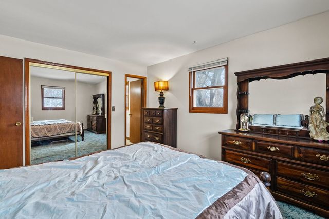 24353 S Valley Drive, Channahon, IL 60410