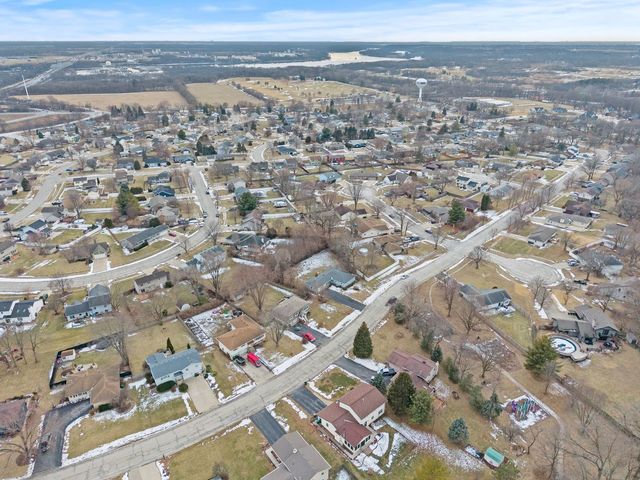 24353 S Valley Drive, Channahon, IL 60410