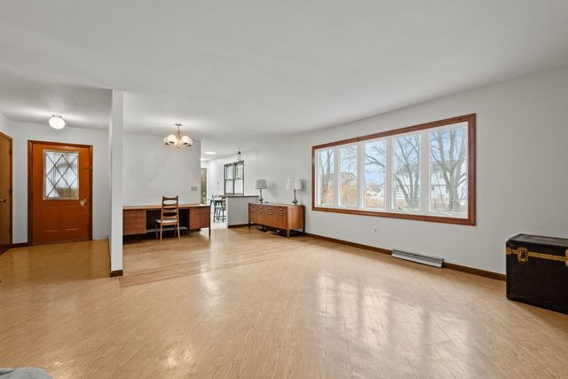 24353 S Valley Drive, Channahon, IL 60410