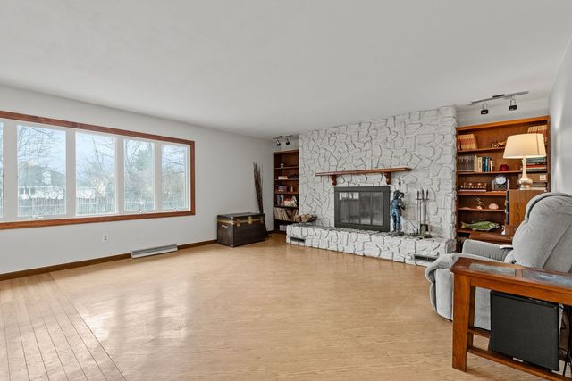 24353 S Valley Drive, Channahon, IL 60410