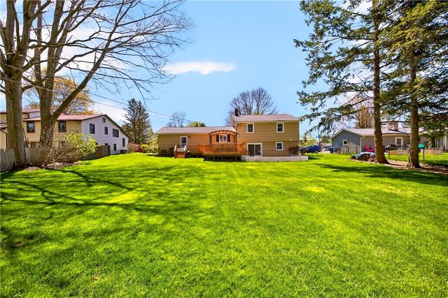 596 Embury Road, Penfield, NY 14625