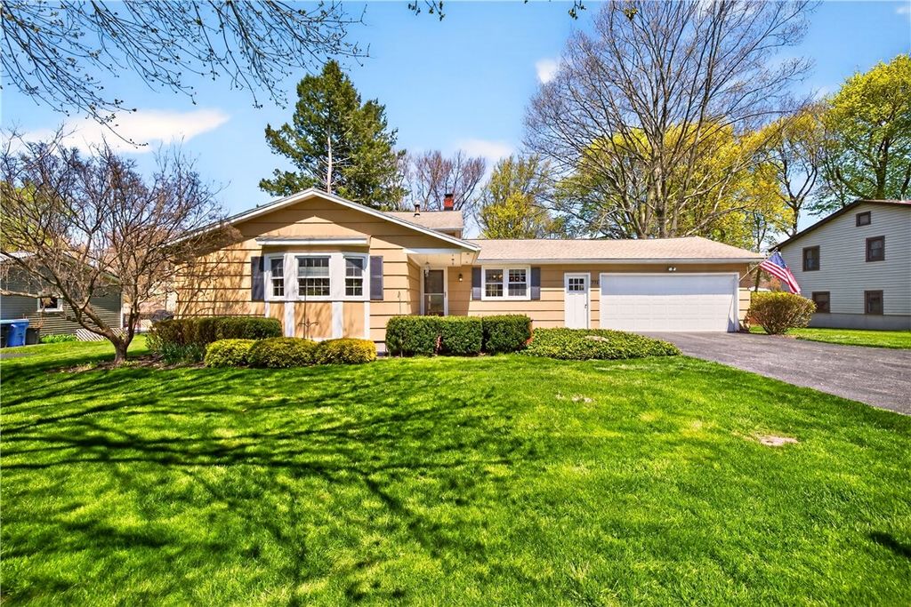 596 Embury Road, Penfield, NY 14625