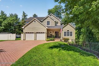 5 Grant Court, Tinton Falls, NJ 07724