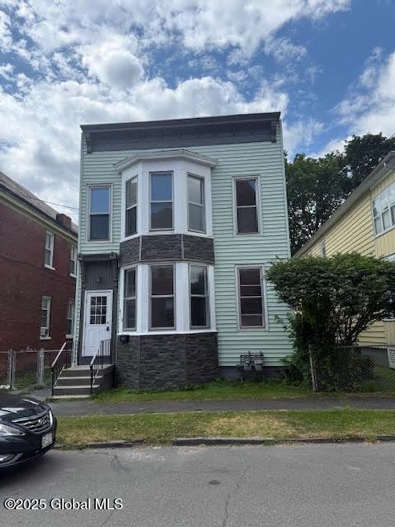 818 24th Street, Watervliet, NY 12189