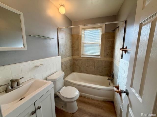 18808 Kingsville Street, Harper Woods, MI 48225