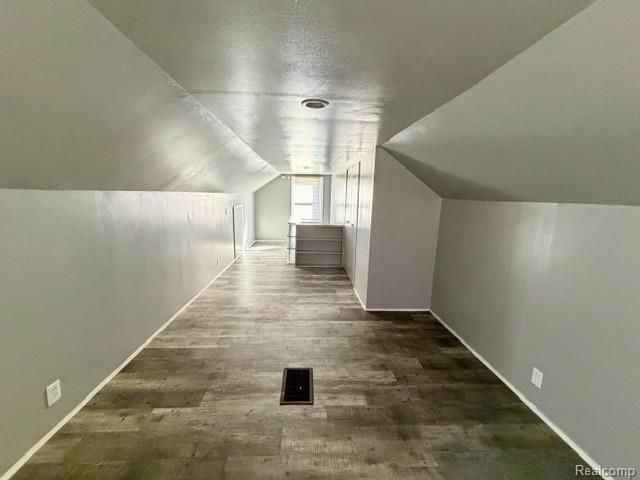 18808 Kingsville Street, Harper Woods, MI 48225