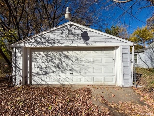 18808 Kingsville Street, Harper Woods, MI 48225