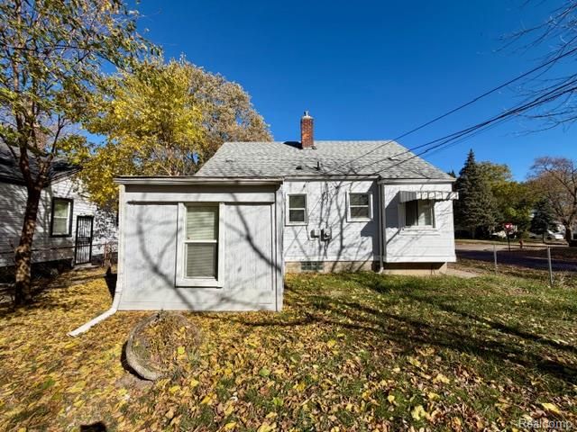 18808 Kingsville Street, Harper Woods, MI 48225