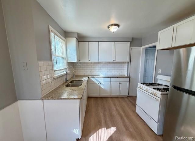 18808 Kingsville Street, Harper Woods, MI 48225