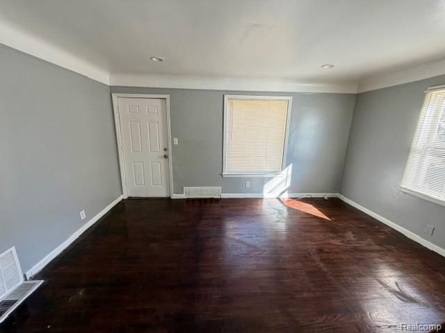 18808 Kingsville Street, Harper Woods, MI 48225