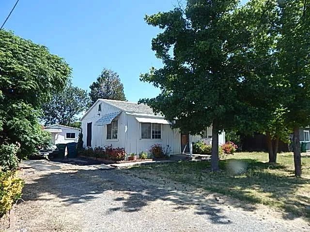 2018 Donnovan Avenue, Corning, CA 96021