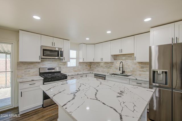 6649 W CAMBRIDGE Avenue, Phoenix, AZ 85035