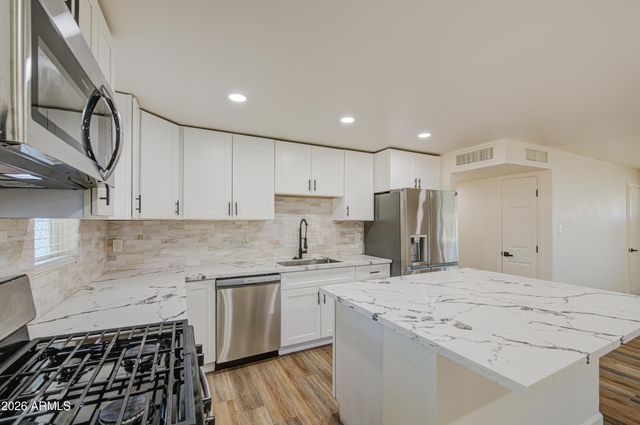 6649 W CAMBRIDGE Avenue, Phoenix, AZ 85035