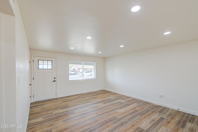 6649 W CAMBRIDGE Avenue, Phoenix, AZ 85035