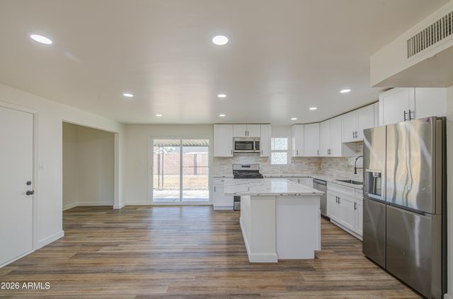 6649 W CAMBRIDGE Avenue, Phoenix, AZ 85035